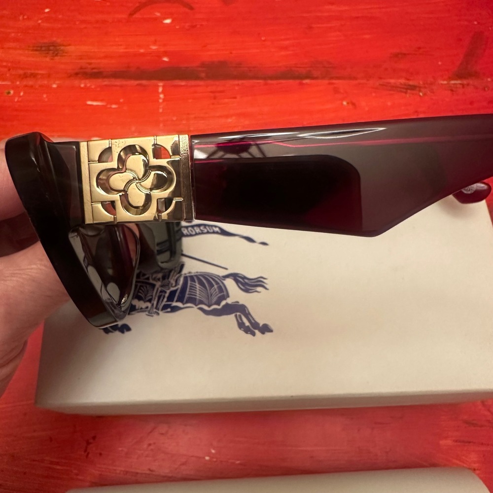 BURBERRY Women Burgundy Acetate Cat Eye Sunglasses Made in Italy CE UK CA New - Picture 3 of 8